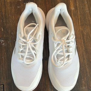Women’s size 8 NWOT never worn Adidas Tennis Shoes!